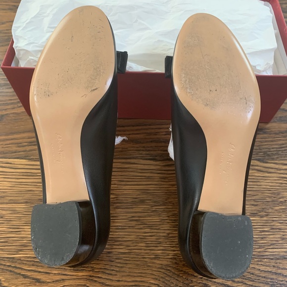Salvatore Ferragamo, signature Vara bow pumps - Picture 8 of 8